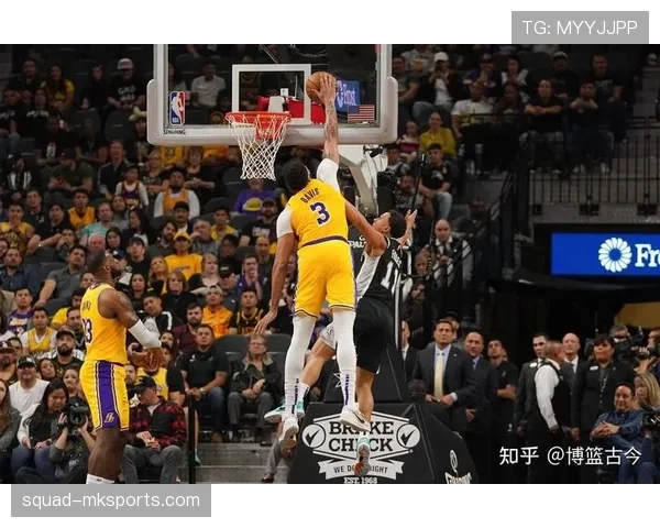 戴维斯稳定发挥助球队赢下关键战,状态回暖引关注 戴维斯稳定发挥助球队赢下关键战,状态回暖引关注