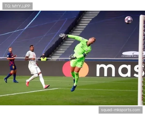 戴维斯德甲赛季表现抢眼,助球队全力冲击冠军 戴维斯德甲赛季表现抢眼,助球队全力冲击冠军