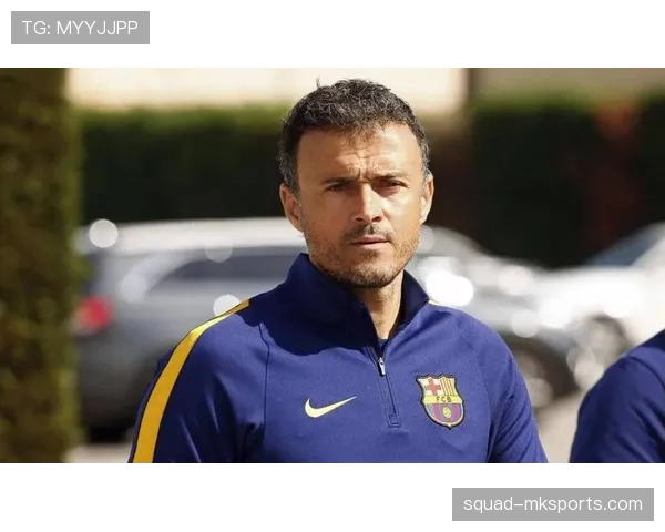 恩里克引领球队增强团结与战斗力,积极精神文化助力赛季竞争力提升 恩里克引领球队增强团结与战斗力,积极精神文化助力赛季竞争力提升