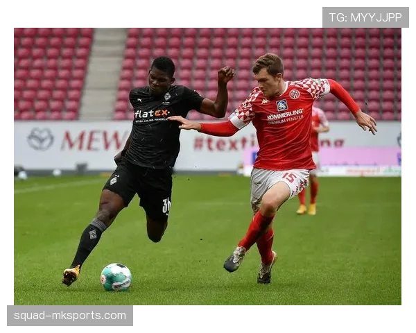 德甲门兴快速反击表现稳健,持续展现对手防线压力 德甲门兴快速反击表现稳健,持续展现对手防线压力